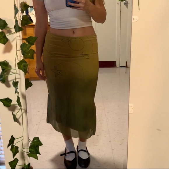 GREEN MIDI SKIRT - Picture 1 of 2